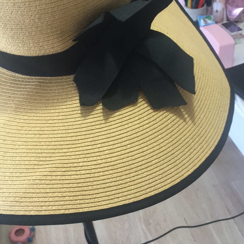 ModCloth Beach Hat - Picture 5 of 8